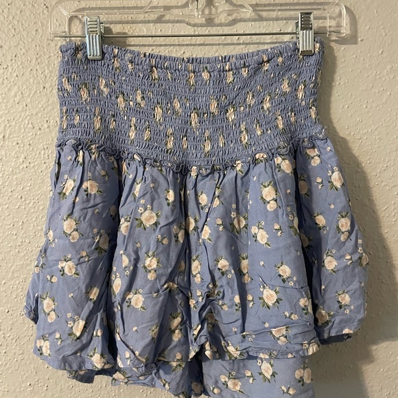 Hollister Blue and White Floral Ruffle Flowy Skort Shorts - Picture 6 of 6